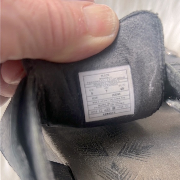 MERRELL Sandals Black Slip-on Sandals - Size 9 - Picture 10 of 10